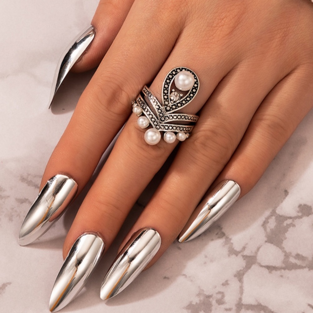 Gorgeous Silver Inlaid Zirconia Pearl Ring!